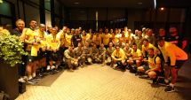 Stire din Sport : Jucătorii naţionalei, încurajaţi de un grup de militari români detaşaţi la baza NATO din Prishtina