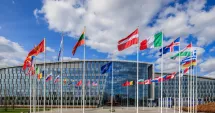 Stire din Actualitate : NATO critică pozițiile Rusiei și Chinei în domeniul nuclear și îndeamnă la cooperare cu SUA
