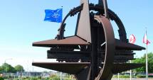 Stire din Politică-Administrație : PNL salută decizia NATO privind consolidarea prezenței în estul Europei
