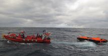Stire din Actualitate : Un cargo scufundat în Marea Roşie după un atac al rebelilor houthi prezintă risc pentru mediu