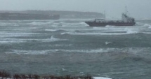 Stire din Economie : Nava "Arca 1" a eșuat pe coasta canadiană