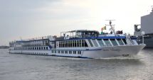Stire din Economie : Nava "River Adagio" a deschis sezonul croazierelor în portul Constanța