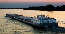 Stire din Economie : O navă bulgărească a eșuat pe Dunăre