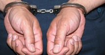 Stire din Eveniment : Arestat după ce a lovit  o persoană  cu bâta-n cap, în plină stradă