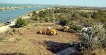 Stire din Politică-Administrație : Primăria Năvodari desființează construcțiile ilegale de pe domeniul public. "Vom da terenuri tinerilor să-și ridice case"