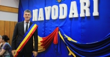 Stire din Politică-Administrație : Florin Chelaru a preluat frâiele Năvodariului. Liliana Mara a fost aleasă viceprimar
