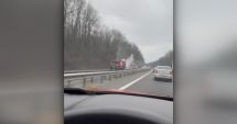 Stire din Eveniment : O cisternă încărcată cu benzină a luat foc pe autostrada A1. Traficul este blocat pe sensul spre București