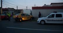Stire din Eveniment : Accident rutier provocat de un taximetrist neatent
