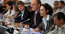 Stire din Economie : Negocierile dintre Guvernul Ponta și delegația FMI se reiau, mâine