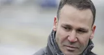 Stire din Eveniment : DNA a descins la primarul Sectorului 3. Ar fi construit un drum din bani publici, pentru fratele său