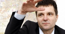 Stire din Politică-Administrație : Nicușor Dan vrea 10% la parlamentare, dar nu poate strânge 200.000 de semnături