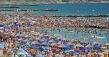 Stire din Social : Gata cu șezlongurile „ca sardinele”! Ce decizie a luat ministrul Mediului pentru litoral