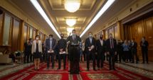 Stire din Politică-Administrație : Miniștrii USR PLUS își depun demisiile la Guvern