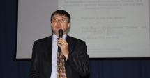 Stire din Cultură-Educație : Noi metode de instruire, centrate  pe student, împrumutate  de la universitățile din Azerbaidjan