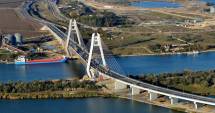 Stire din Economie : Noul pod rutier peste  Canalul Dunăre -  Marea Neagră  intră în exploatare