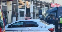 Stire din Eveniment : O autoutilitară a intrat în refugiul unei staţii de autobuz; şoferul a fost găsit inconştient