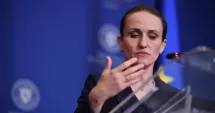 Stire din Actualitate : Oana Țoiu recunoște că în cazul Irinei Ponta a fost "o eroare regretabilă"
