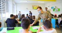 Stire din Cultură-Educație : Oaspeţi de seamă la Şcoala Gimnazială nr. 43 „Ferdinand” din Constanţa