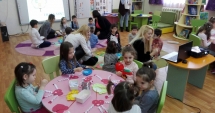 Stire din Cultură-Educație : Oaspeți străini, la Grădinița "Perluțele mării"