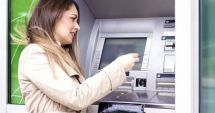 Stire din Economie : O bancă din România renunţă la operaţiunile cu numerar