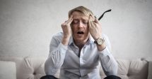 Stire din Sănătate : Clipiţi mai des! Evitaţi instalarea sindromului de ochi uscat!