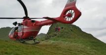 Stire din Eveniment : Mort sub ochii familiei, la munte. Bărbatul s-a prăbuşit din senin la pământ şi nu a mai putut fi salvat
