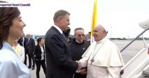 Stire din Social : Aplauze și urale! Papa Francisc a ajuns pe pământ românesc