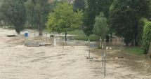 Stire din Actualitate : Fenomene meteo extreme în lume. 100 de tornade în ultimele zile, în SUA