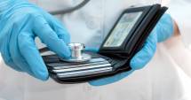 Stire din Sănătate : Vești excelente pentru medici: salarii mai mari cu 25%!