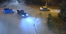 Stire din Eveniment : Trei persoane au ajuns la spital în urma unui accident violent provocat de o șoferiță de 22 de ani