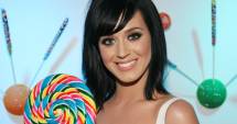 Stire din Monden : Katy Perry vrea să se mute la mănăstire