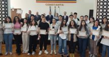 Stire din Cultură-Educație : Premii în bani pentru elevii olimpici naționali la limba turcă