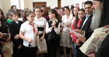 Stire din Cultură-Educație : Premii în bani pentru olimpicii naționali la Religie