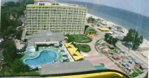 Stire din Eveniment : 202 persoane aflate în carantină la Hotel Flora pleacă acasă