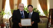 Stire din Cultură-Educație : Osman Fedbi, președintele UDTR, diplomă de excelență
