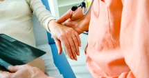 Stire din Sănătate : Tratamentul de recuperare al osteoporozei postmenopauză