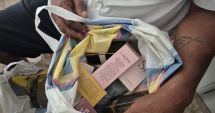 Stire din Eveniment : Bărbat prins de jandarmi în timp ce vindea parfumuri contrafăcute în fața unui hotel din Eforie Nord