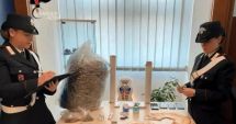 Stire din Actualitate : Un moldovean s-a trezit acasă cu un colet cu 9 kg de marijuana