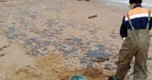 Stire din Actualitate : A fost detectată o nouă scurgere de păcură în Marea Neagră, în urma naufragiului petrolierelor ruseşti