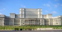 Stire din Eveniment : Update - BOMBĂ în curtea Parlamentului! Pirotehniștii sunt la fața locului