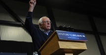 Stire din Actualitate : Papa Francisc s-a întâlnit cu politicianul Bernie Sanders înainte de plecarea în Grecia