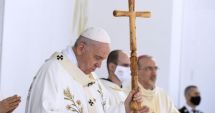 Stire din Actualitate : Papa Francisc, apel la pace: "Mă rog pentru tinerele mame şi copiii lor care fug de război și foamete"