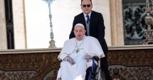Stire din Actualitate : Papa Francisc s-a întors printre credincioşi, la Vatican: "O duminică fericită tuturor. Vă mulțumesc mult"
