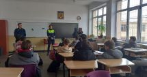 Stire din Eveniment : Acţiunea "Paracetamol Challenge", în atenția polițiștilor. "Este un pericol pentru minori!"