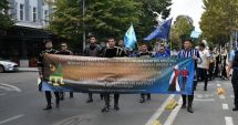 Stire din Cultură-Educație : Festivalul Internațional al Dansului, Cântecului și Portului Popular Turco-Tătar, deschis cu tradiționala paradă