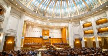 Stire din Politică-Administrație : Deputații au votat prelungirea mandatelor aleșilor locali până la 1 noiembrie 2020