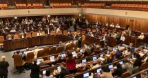 Stire din Actualitate : Parlamentul israelian s-a autodizolvat, urmează alegeri în octombrie
