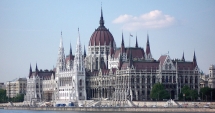Stire din Actualitate : Parlamentul Ungariei a adoptat o rezoluție privind respingerea cotelor UE de imigranți
