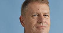 Stire din Politică-Administrație : Cartea lui Iohannis, cel mai vândut volum online