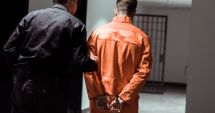 Stire din Eveniment : Zeci de ani de închisoare pentru pastorul care şi-a violat fiicele. Una dintre ele a rămas însărcinată la 14 ani